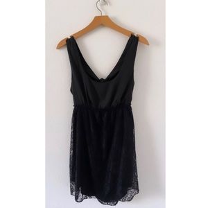 🦋 3/$15 Black Lace Tunic